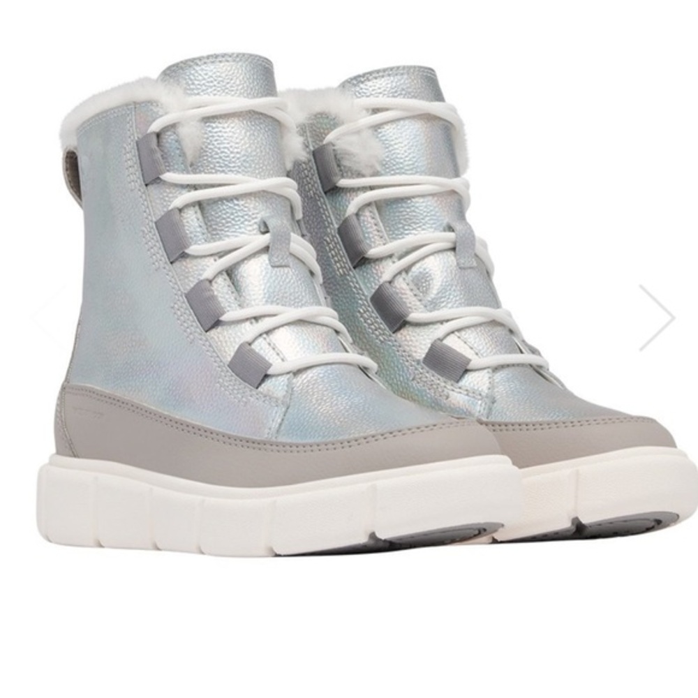 Sorel Explorer III Lace Winter Boot kids size 8: waterproof